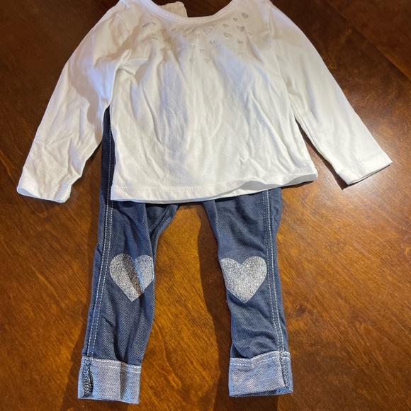 Little Lass 18 M White and Silver Glitter Heart 2 piece outfit set